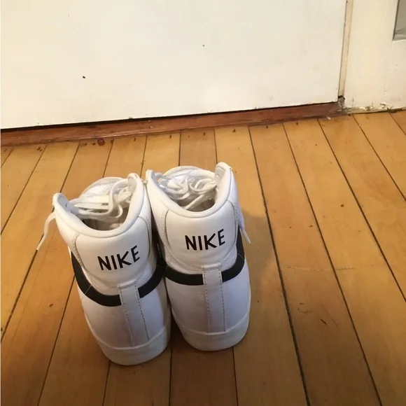 The Nike Blazer Mid Vintage 77 - Picture 3 of 4